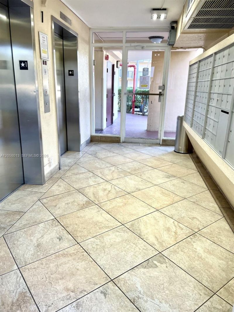 3301 N Country Club Dr, Unit 712, Aventura, FL 33180 Photo