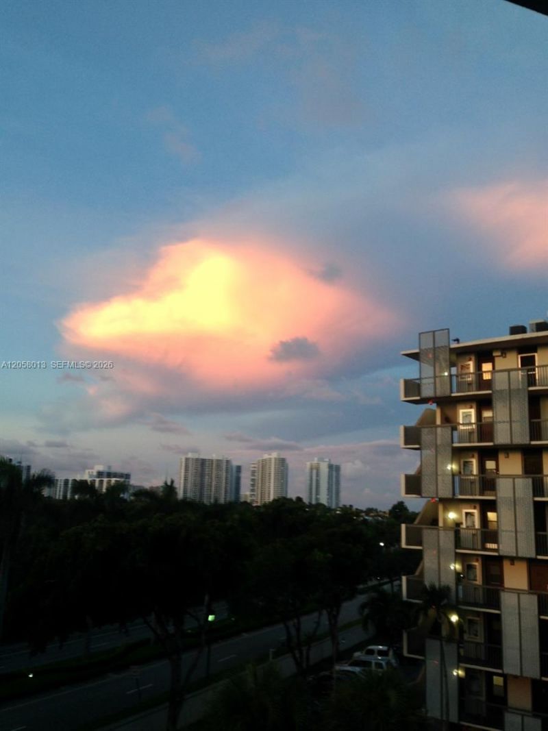 3301 N Country Club Dr, Unit 712, Aventura, FL 33180 Photo