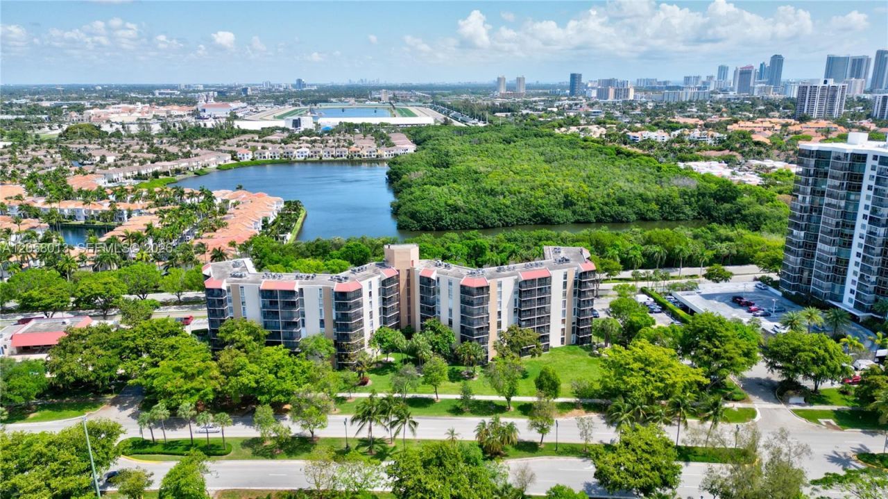 3301 N Country Club Dr, Unit 712, Aventura, FL 33180 Photo