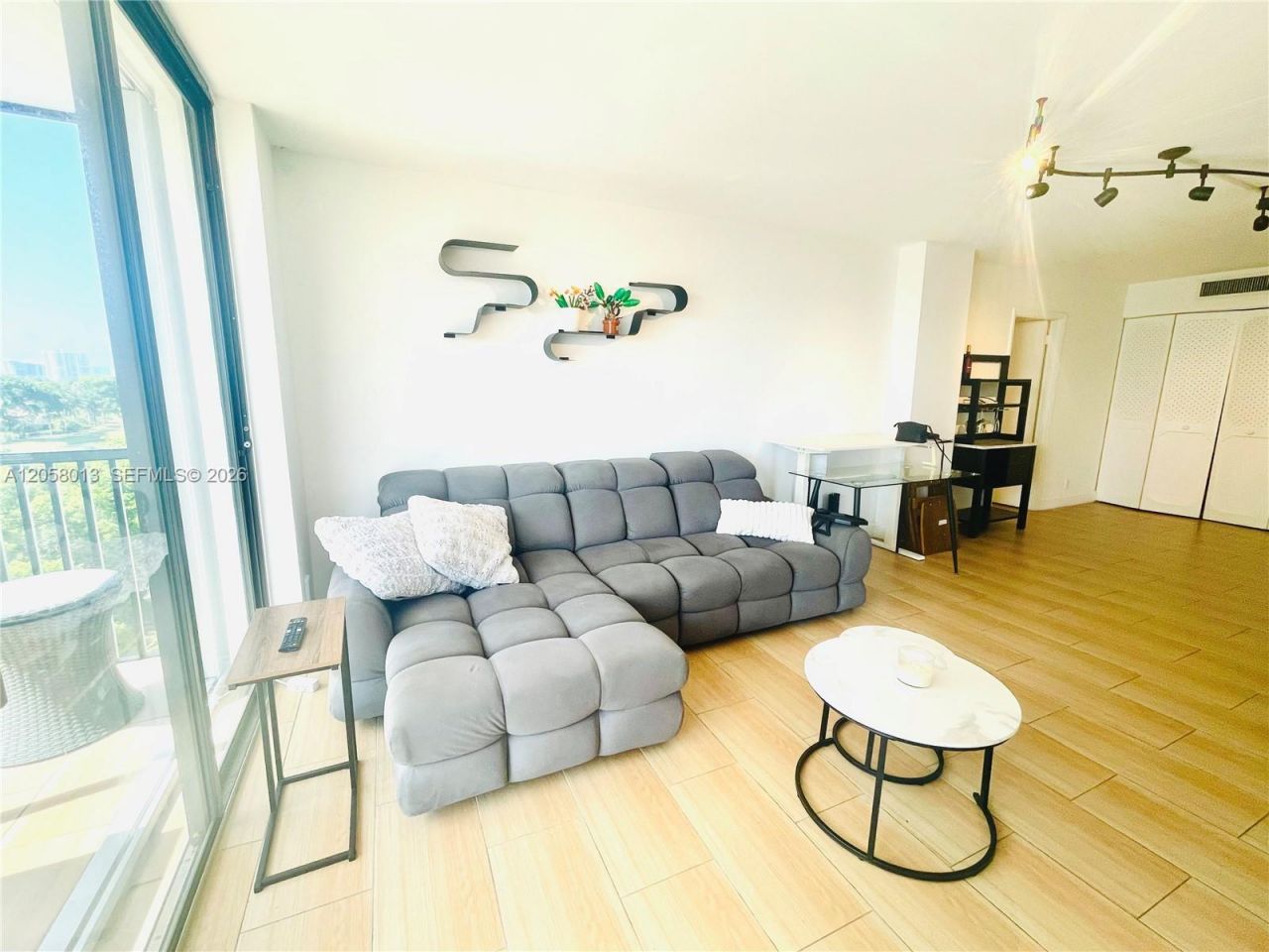 3301 N Country Club Dr, Unit 712, Aventura, FL 33180 Photo