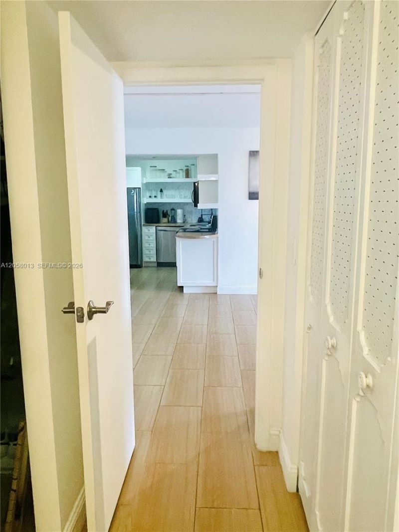 3301 N Country Club Dr, Unit 712, Aventura, FL 33180 Photo