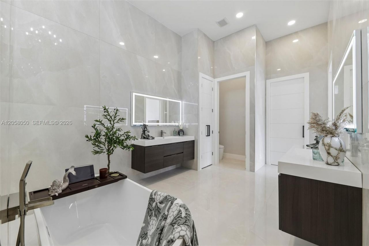 1304 SE 10th Ter, Deerfield Beach, FL 33441 Photo