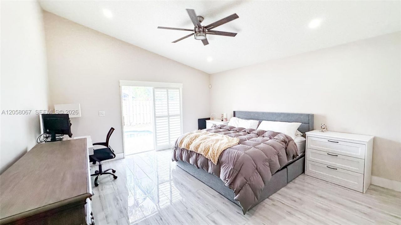 18795 NW 24th Ct , Pembroke Pines, FL 33029 Photo