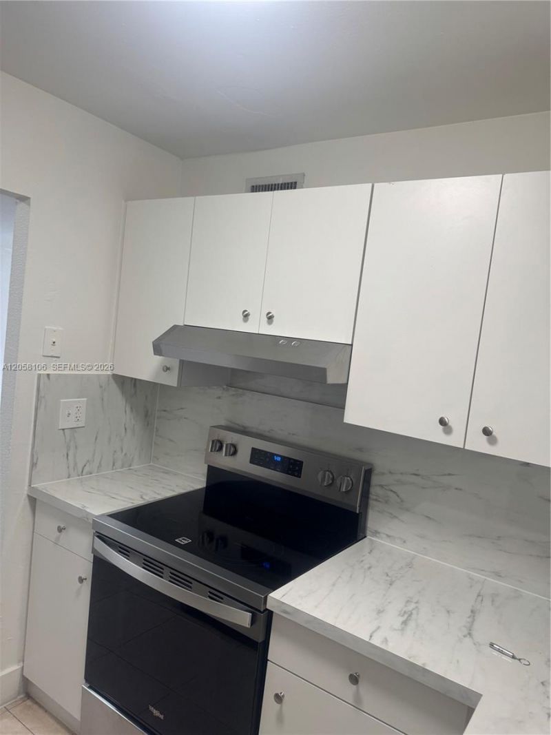 1875 W 56th St , Unit 109, Hialeah, FL 33012 Photo