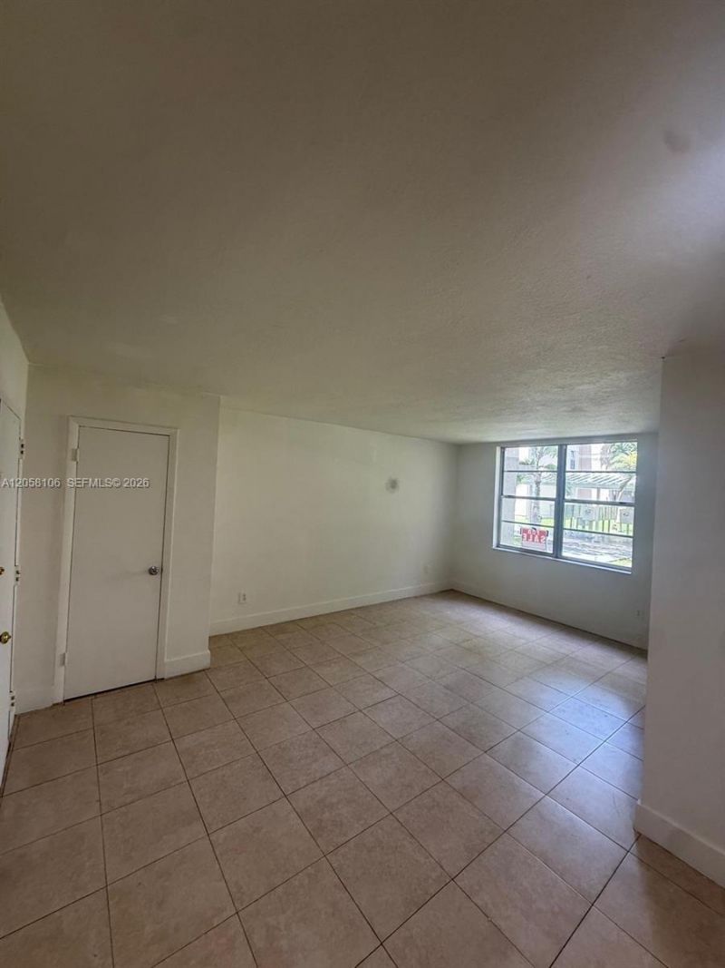 1875 W 56th St , Unit 109, Hialeah, FL 33012 Photo