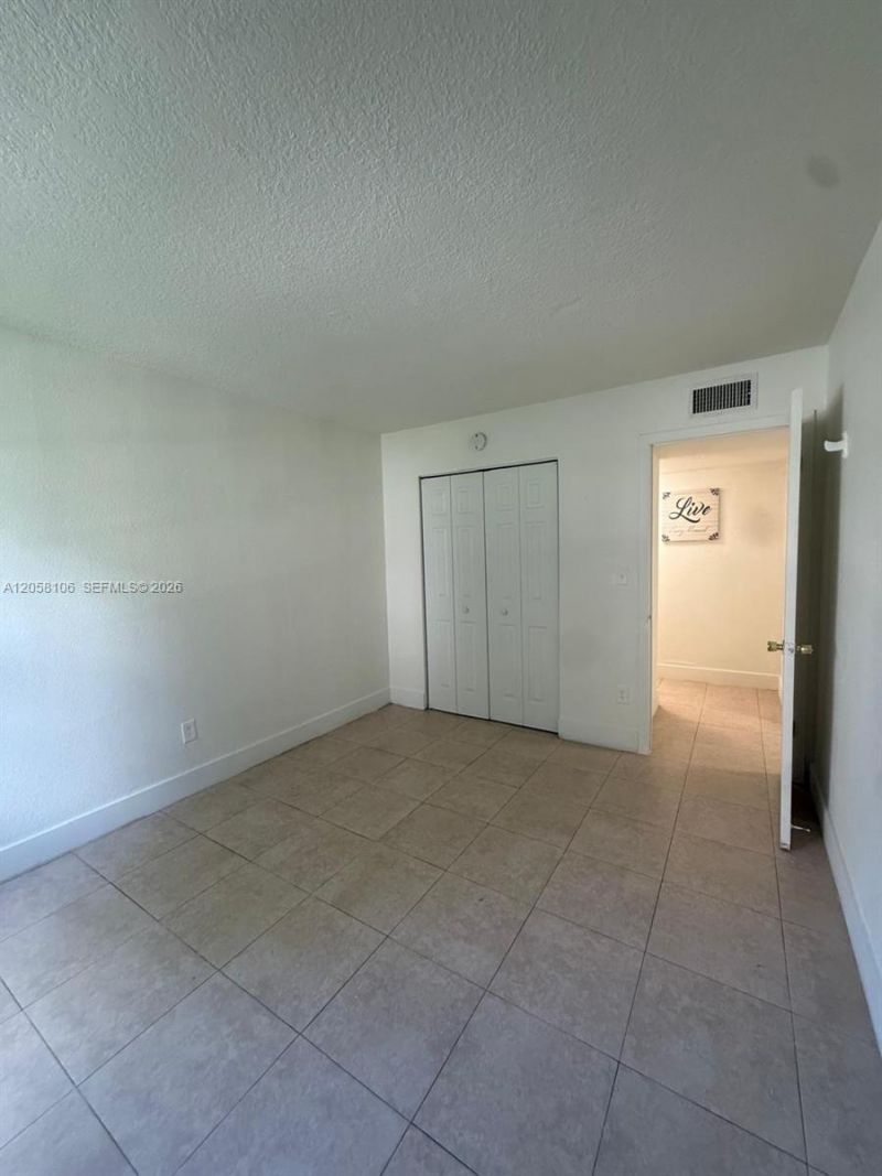 1875 W 56th St , Unit 109, Hialeah, FL 33012 Photo