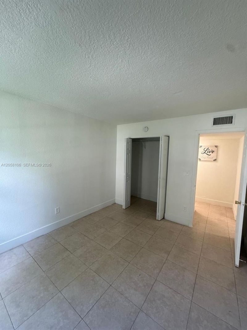 1875 W 56th St , Unit 109, Hialeah, FL 33012 Photo