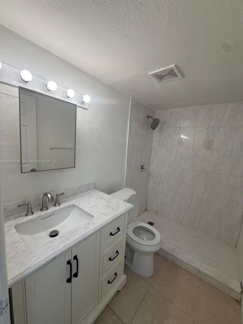1875 W 56th St , Unit 109, Hialeah, FL 33012 Photo