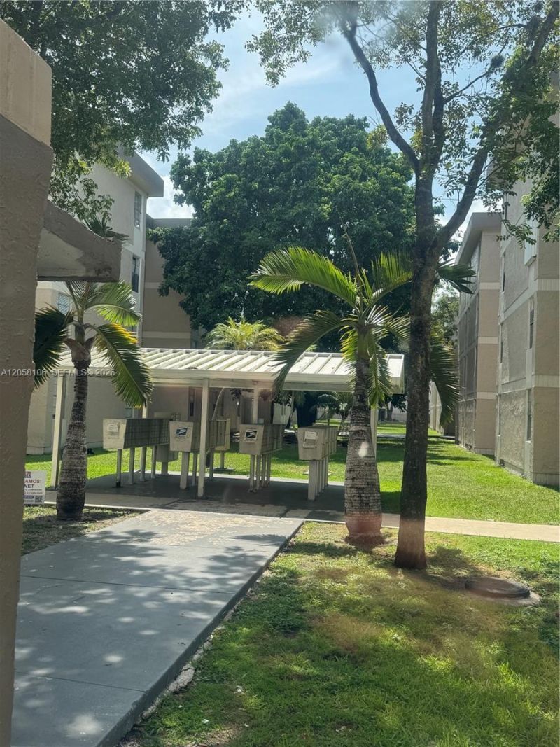 1875 W 56th St , Unit 109, Hialeah, FL 33012 Photo