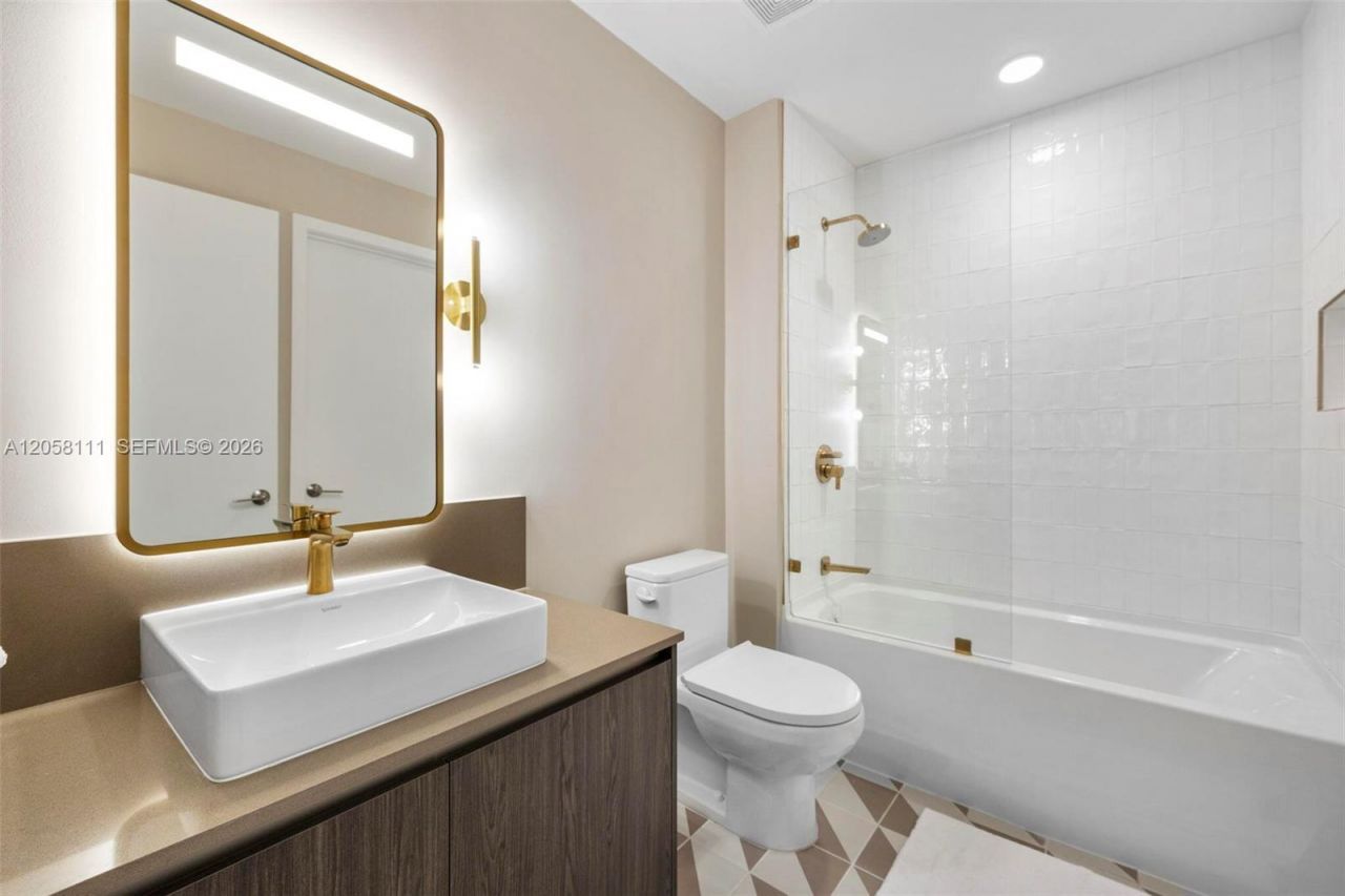 159 NE 6th St , Unit 5008, Miami, FL 33132 Photo