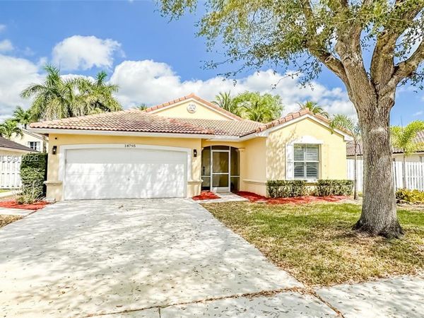18795 NW 24th Ct , Unit 18795, Pembroke Pines, FL 33029