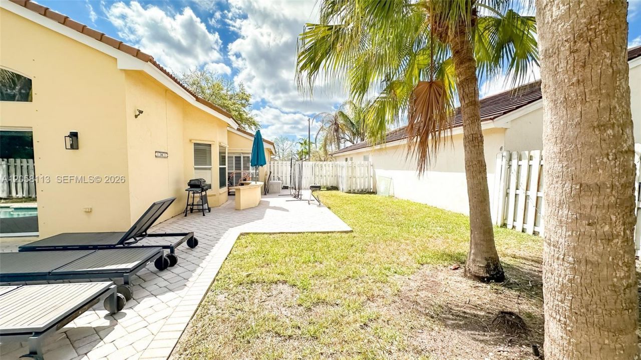 18795 NW 24th Ct , Unit 18795, Pembroke Pines, FL 33029 Photo