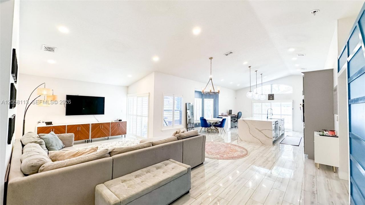 18795 NW 24th Ct , Unit 18795, Pembroke Pines, FL 33029 Photo