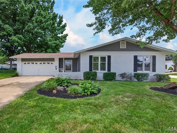 608 Mosport Drive, St Charles, MO 63304