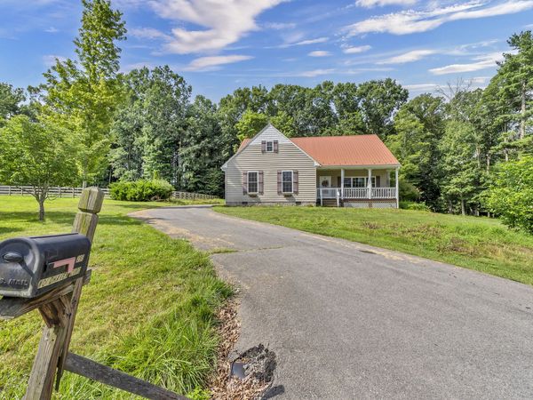 295 Woodhaven Cir, Lewisburg, WV 24901