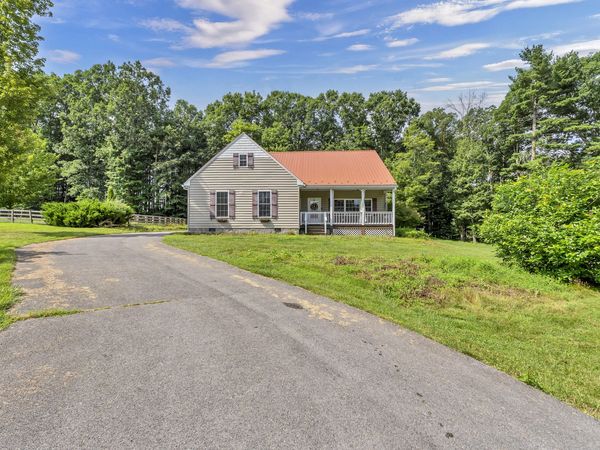295 Woodhaven Cir, Lewisburg, WV 24901