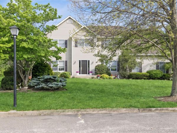 3 Naomi Court , Huntington, NY 11747