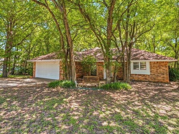 1303 Spanish Flower Drive, Granbury, TX 76048