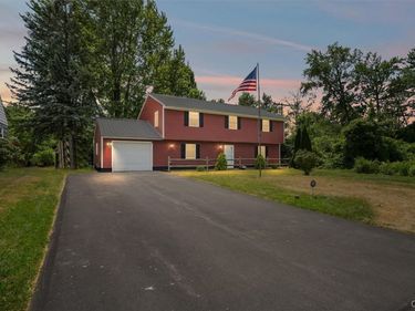 319 Rita Drive , North Syracuse, NY 13212