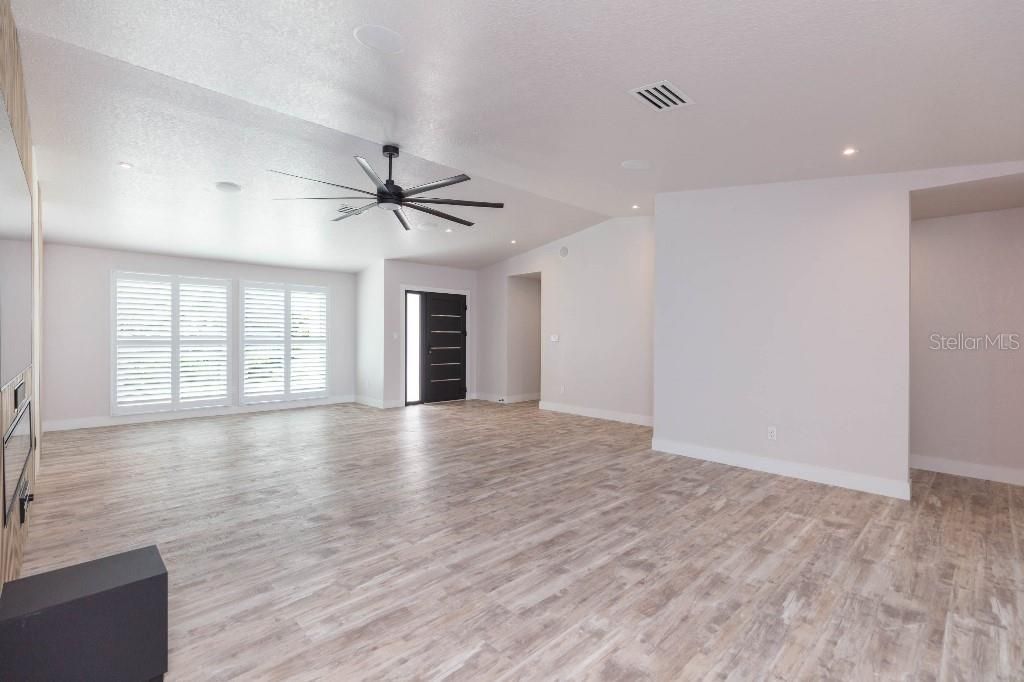 306 Buttonwood Lane, Largo, FL 33770 Photo