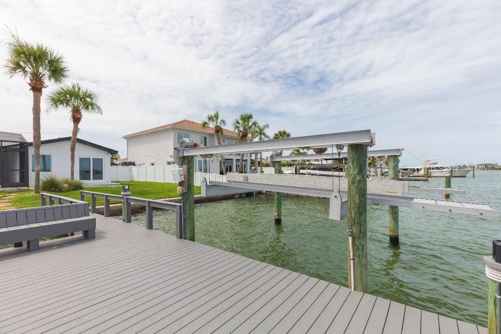 306 Buttonwood Lane, Largo, FL 33770 Photo