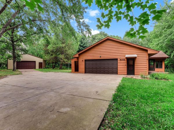 1775 214th Avenue NW, Oak Grove, MN 55011