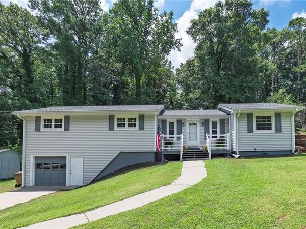 212 Foothill Drive , Woodstock, GA 30188