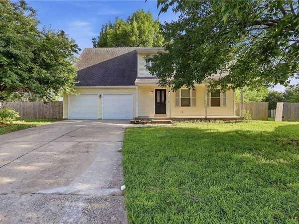 201 N Poplar Drive, Gardner, KS 66030