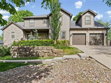 8119 NW Venita Street, Weatherby Lake, MO 64152