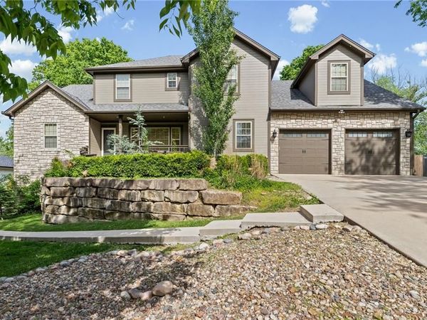 8119 NW Venita Street, Weatherby Lake, MO 64152