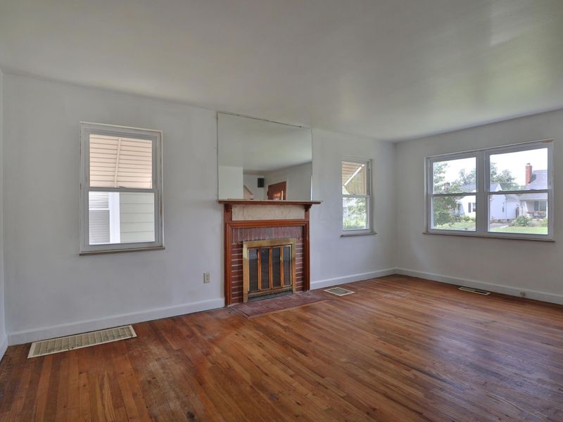 177 E Royal Forest Boulevard , Columbus, OH 43214 Photo 7