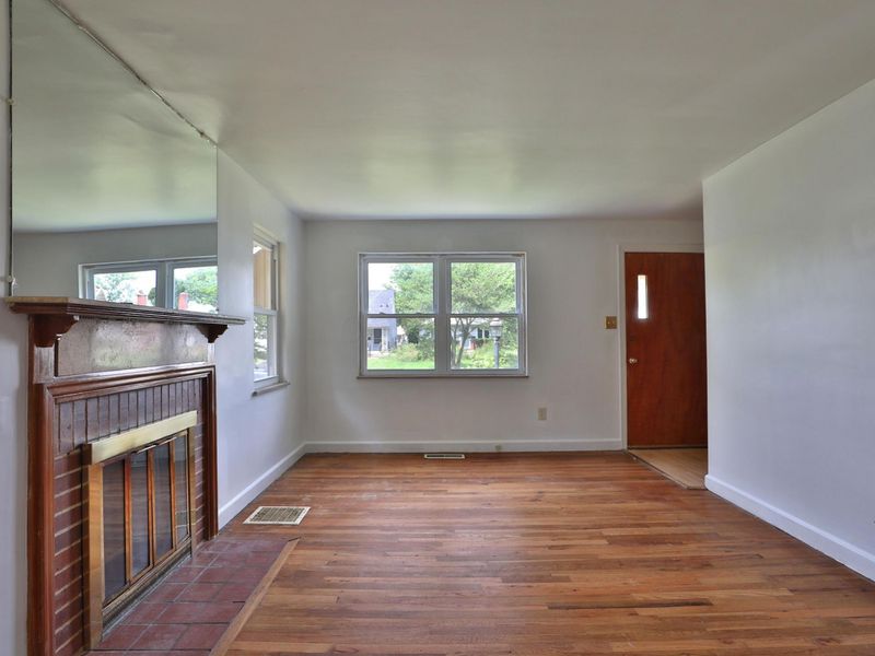 177 E Royal Forest Boulevard , Columbus, OH 43214 Photo 8
