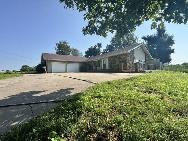 1688 S State Highway Mm , Springfield, MO 65802
