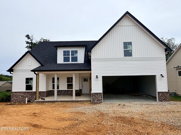 222 English Oak Lane, Lenoir City, TN 37771