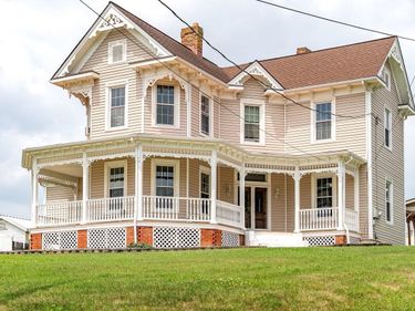 102 HOUFF RD, WEYERS CAVE, VA 24486