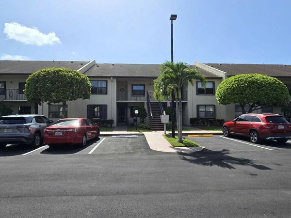 7843 Willow Spring Drive, Unit 613, Lake Worth, FL 33467