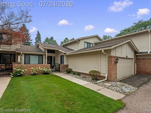 7002 Bridge Way, West Bloomfield Twp, MI 48322