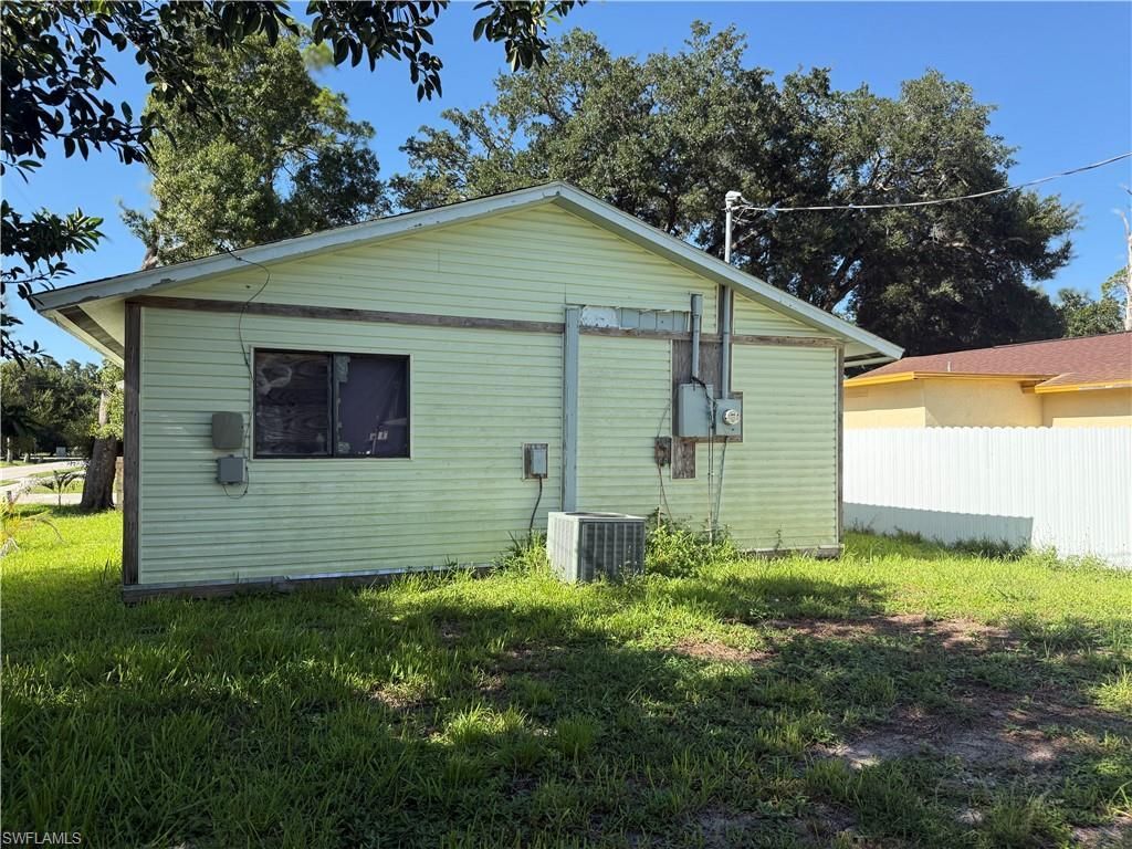 406 San Diego St , North Fort Myers, FL 33903 Photo