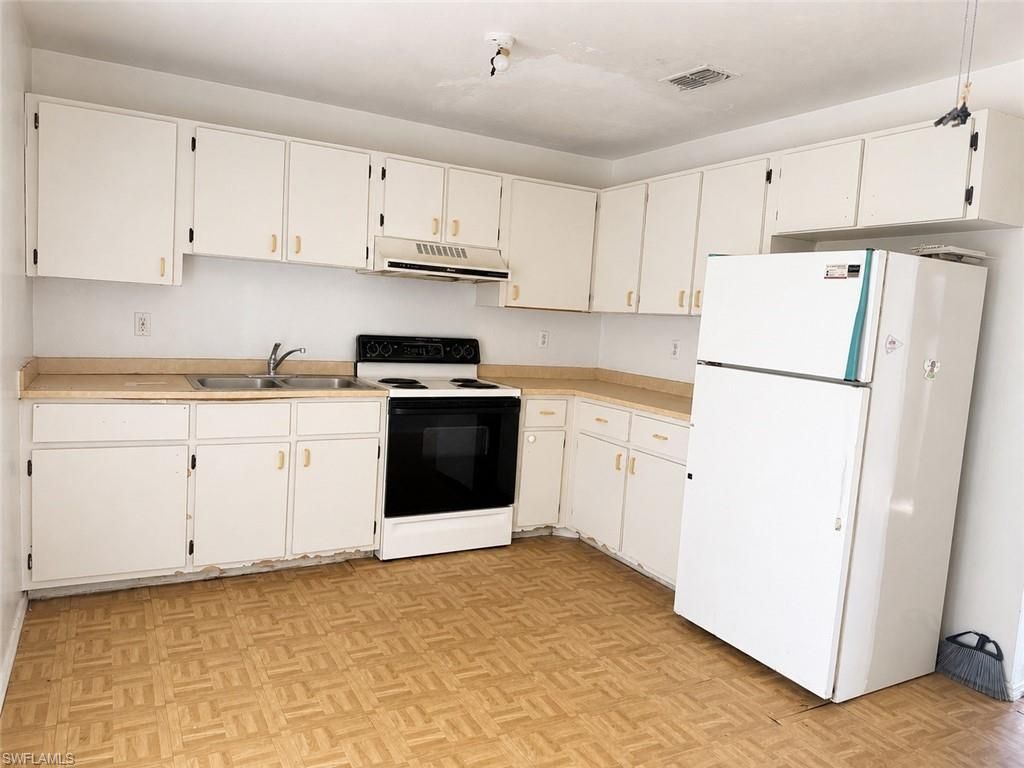 406 San Diego St , North Fort Myers, FL 33903 Photo