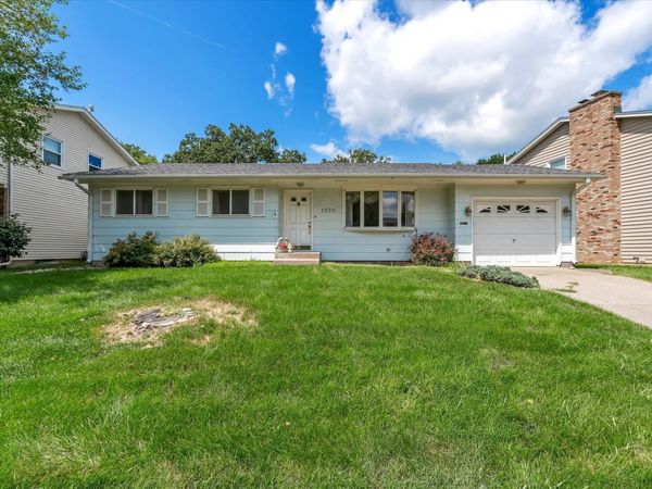 1530 W GEORGE WASHINGTON Boulevard S, Davenport, IA 52804