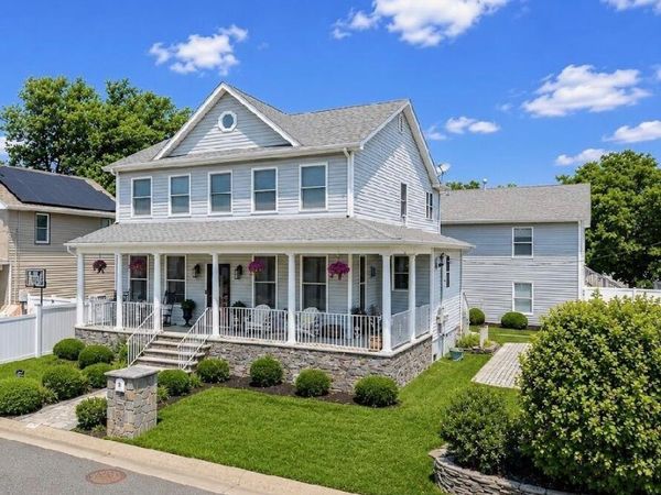 71 Compton Street, Belford, NJ 07718