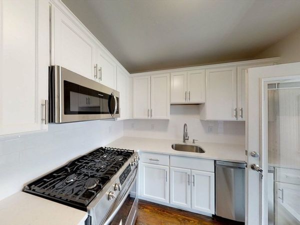 836 Canterbury St, Unit 2R, Boston, MA 02131