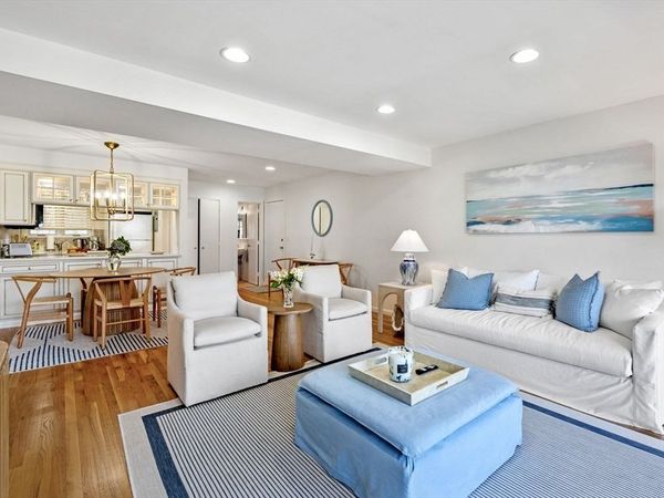 2 Brackett Brackett Pl, Unit B, Marblehead, MA 01945