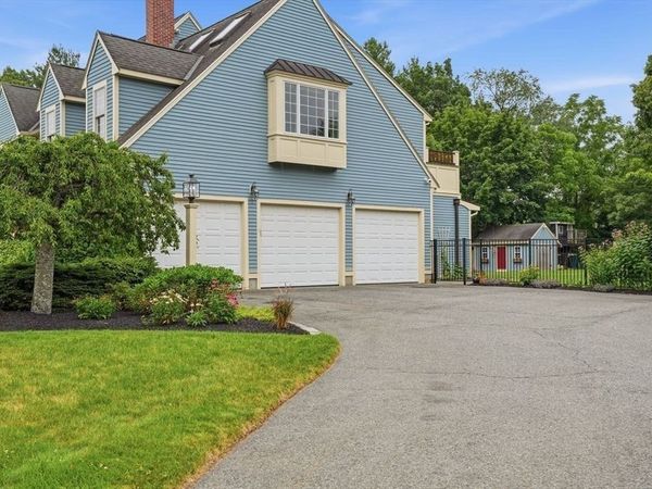 7 Rising Sun Ln, West Bridgewater, MA 02379