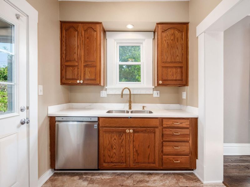 176 E Kelso Road, Columbus, OH 43202 Photo 25