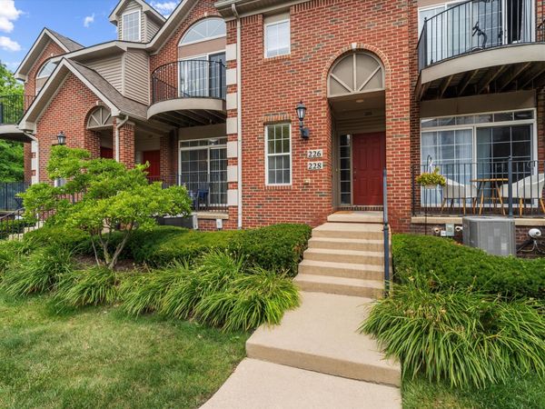 228 W Oakbrook Drive, Ann Arbor, MI 48103