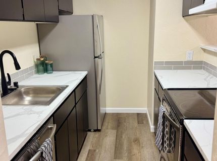 2955 S Lakeside Drive, Unit 202, Reno, NV 89509 Photo