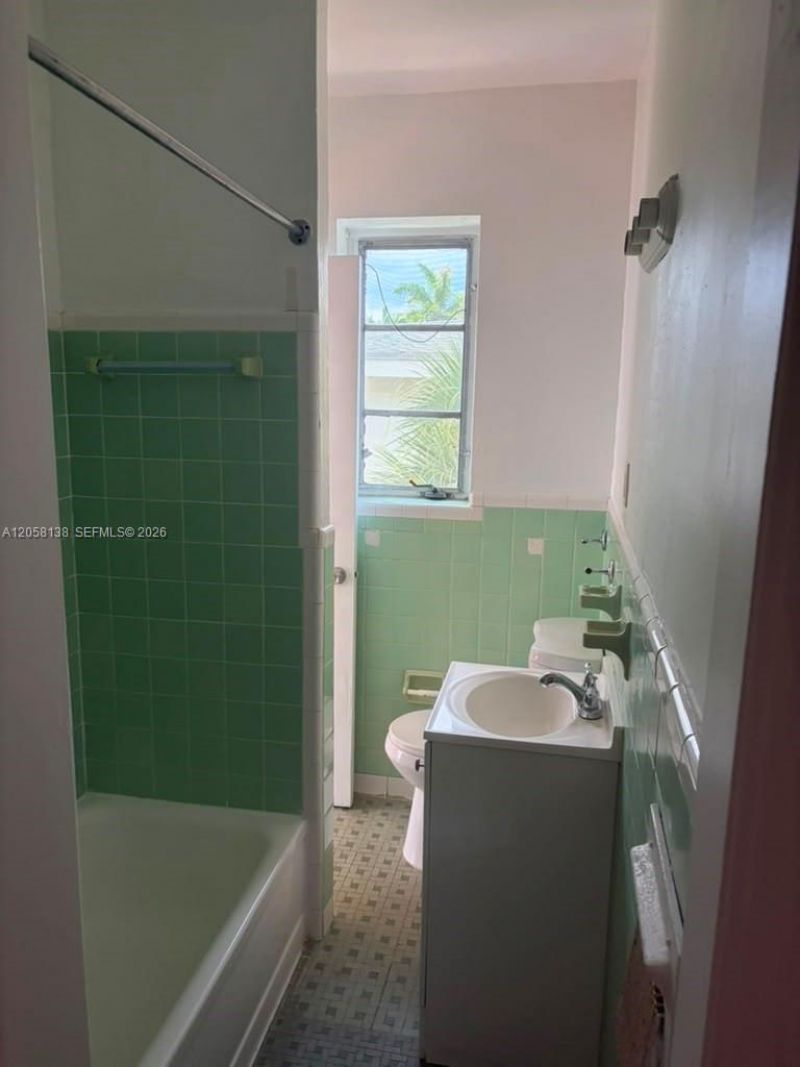7921 West Dr, Unit 7, North Bay Village, FL 33141 Photo