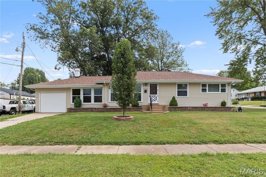 3442 Saint Donald Lane , Saint Louis, MO 63074 Main Photo
