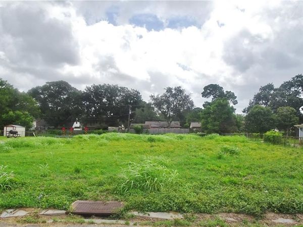 2200 GENERAL COLLINS Avenue , New Orleans, LA 70114